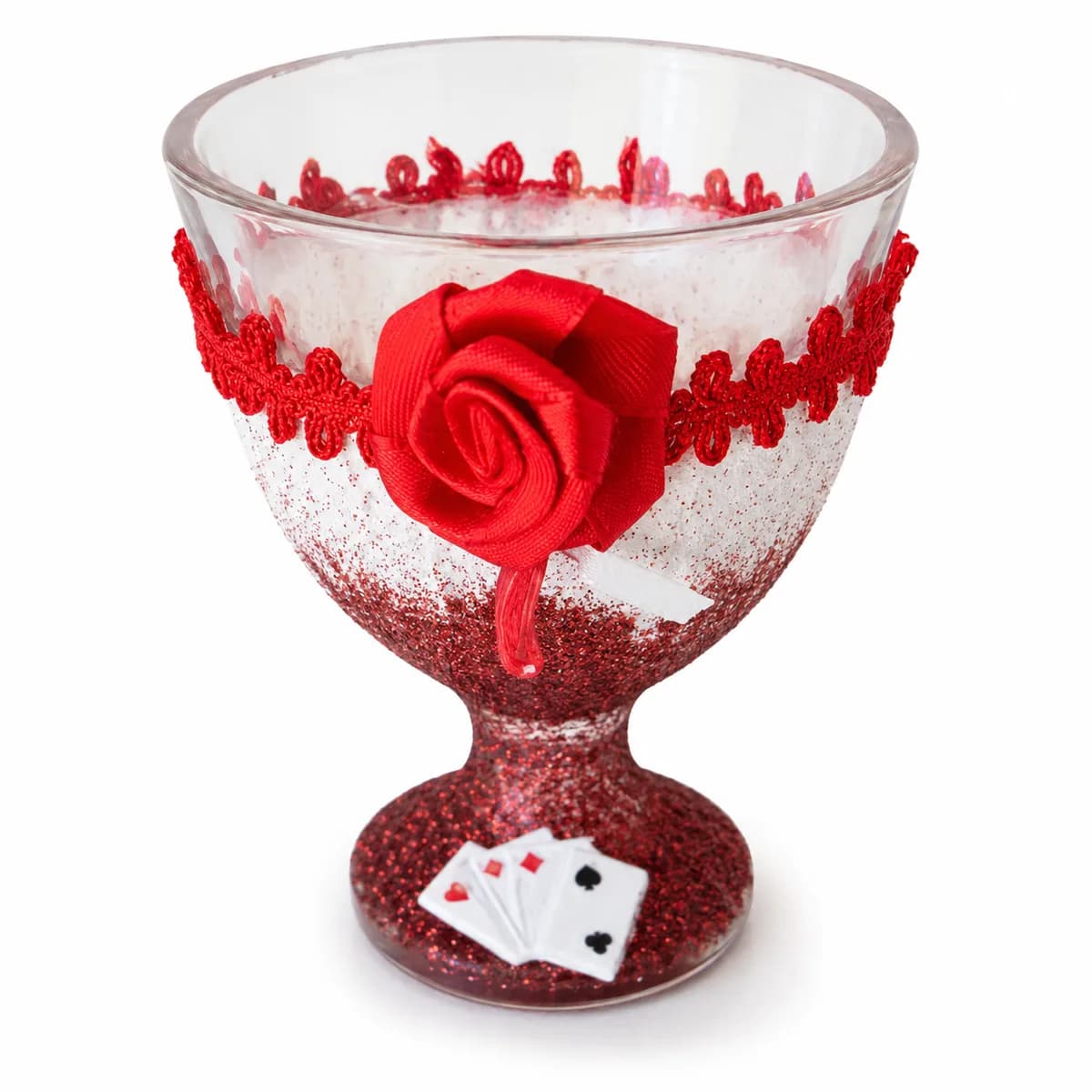 Taça Ornamentada Bicolor com Fita Vermelha, Rosa Vermelha, Navalha e Baralho
